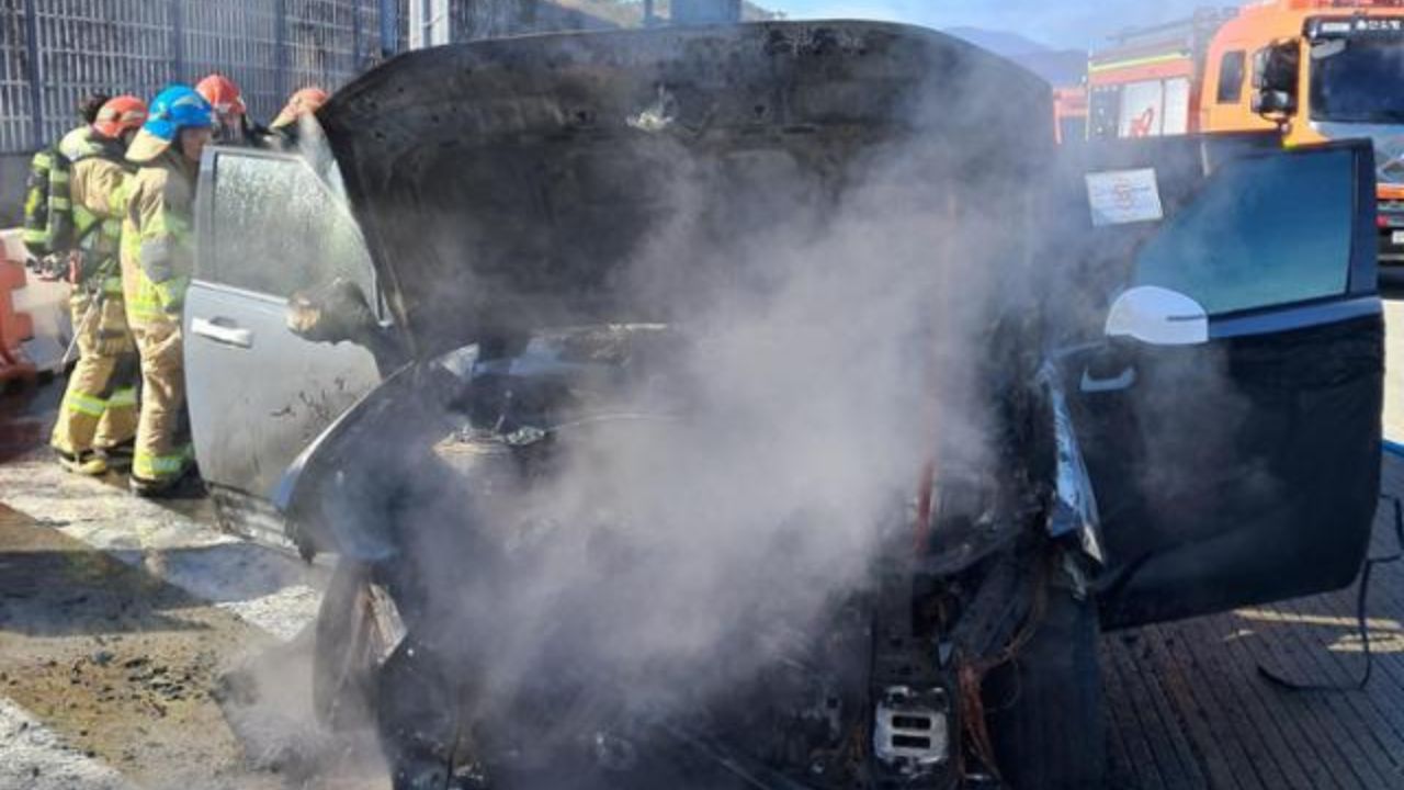 Hyundai Santa Fe test vehicle on fire.