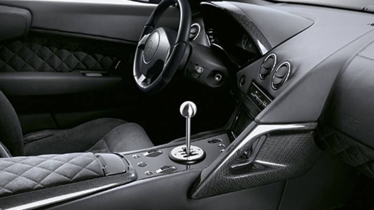 Lamborghini Murciélago Interior with Gated six-speed manual gearbox