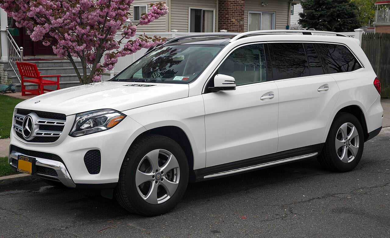 2017 Mercedes-Benz GLS 450.