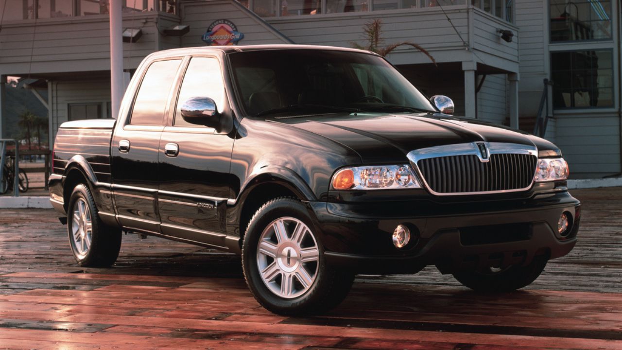 Black 2002 Lincoln Blackwood front 3/4 view parked