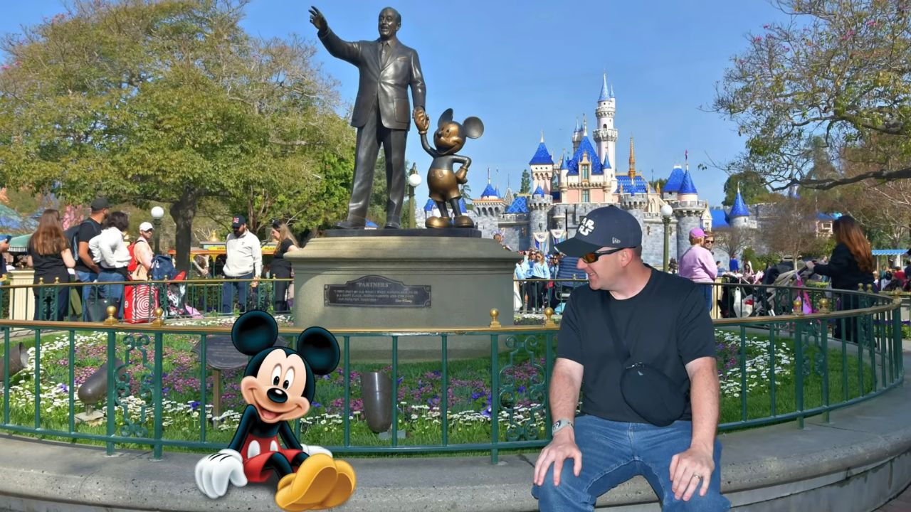 Disneyland Partners Statue PhotoPass