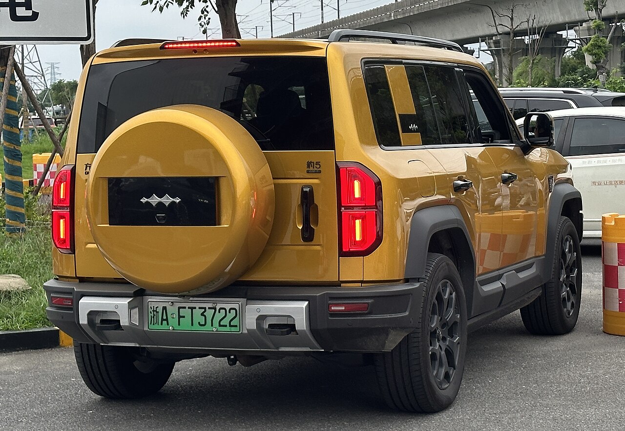 2024 BYD Denza B5 (Fangchengbao Bao 5).