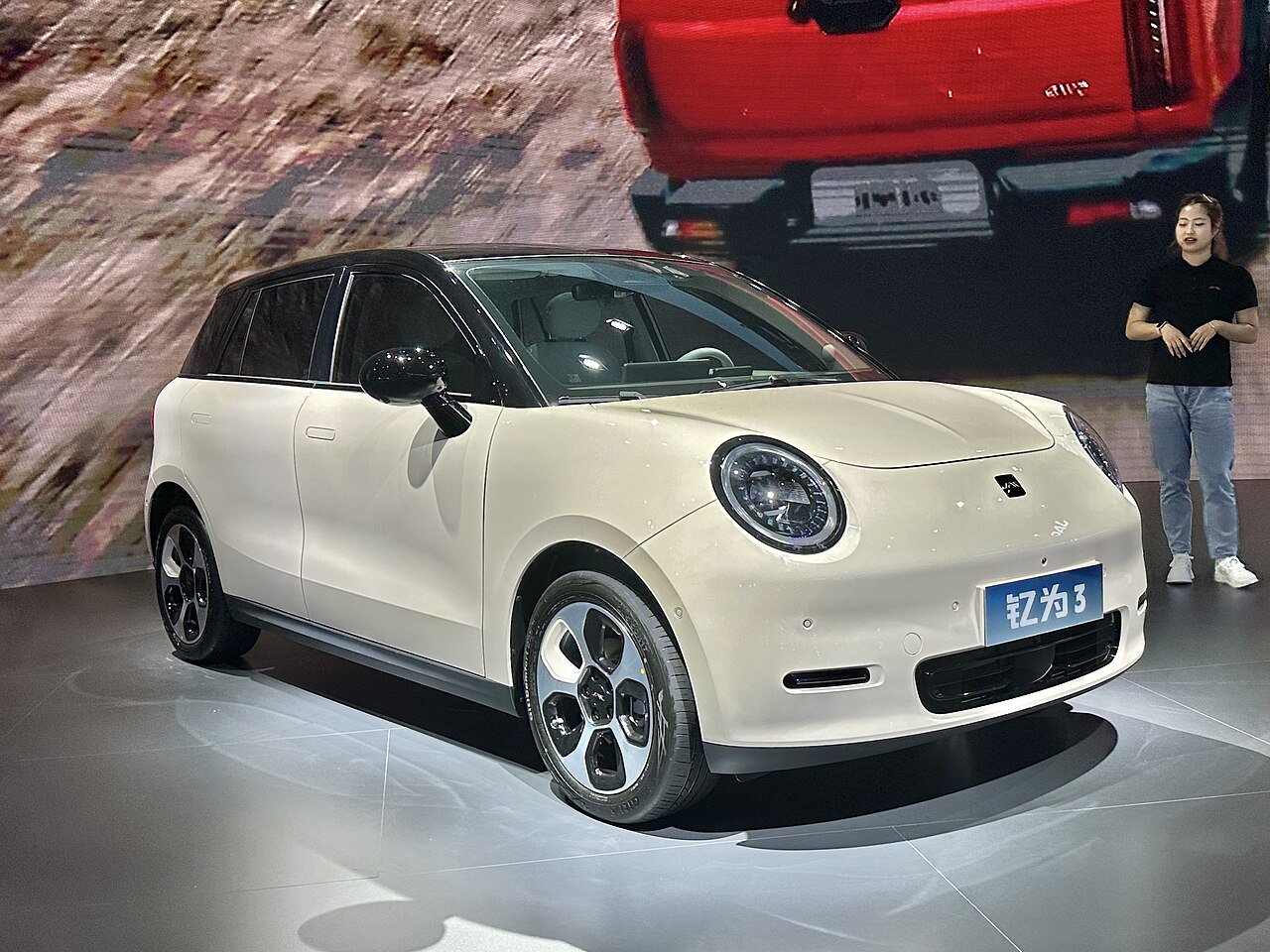 JAC Yiwei Chinese EV.