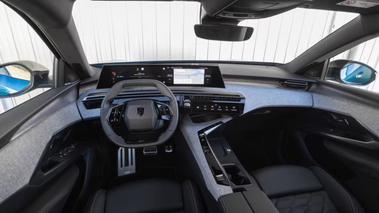 Peugeot E-3008