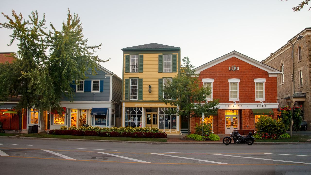 Niagara on the Lake, ON, Canada - September, 20th, 2016: A Typical street with charming buildings, Niagara-on-the-Lake, Ontario, Canada