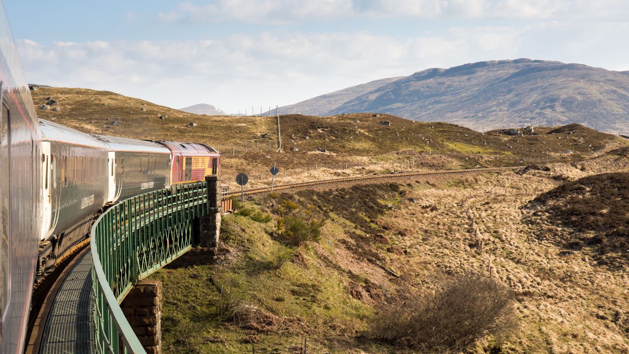 Caledonian Sleeper Overnight Between London and Scotland