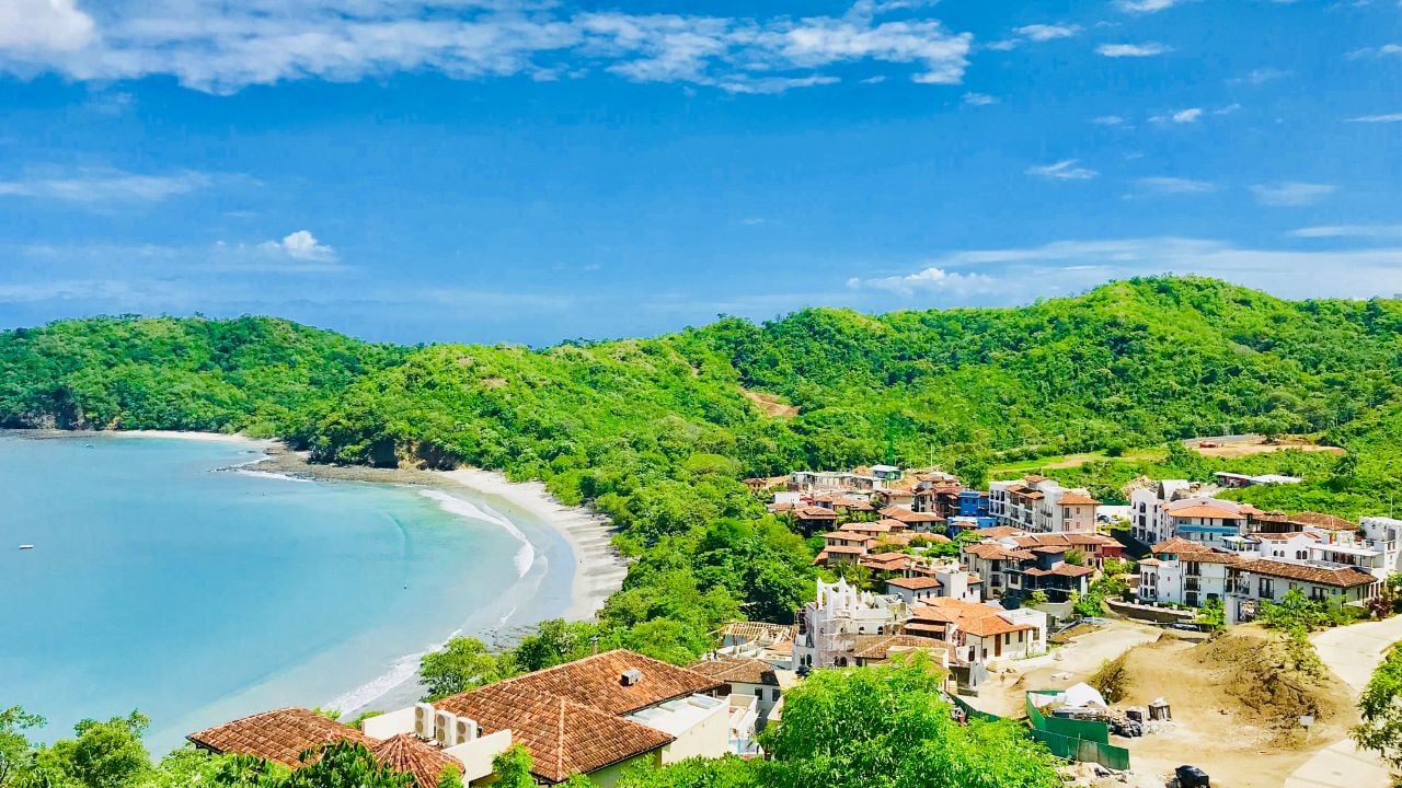 Green residential landscape in Costa Rica