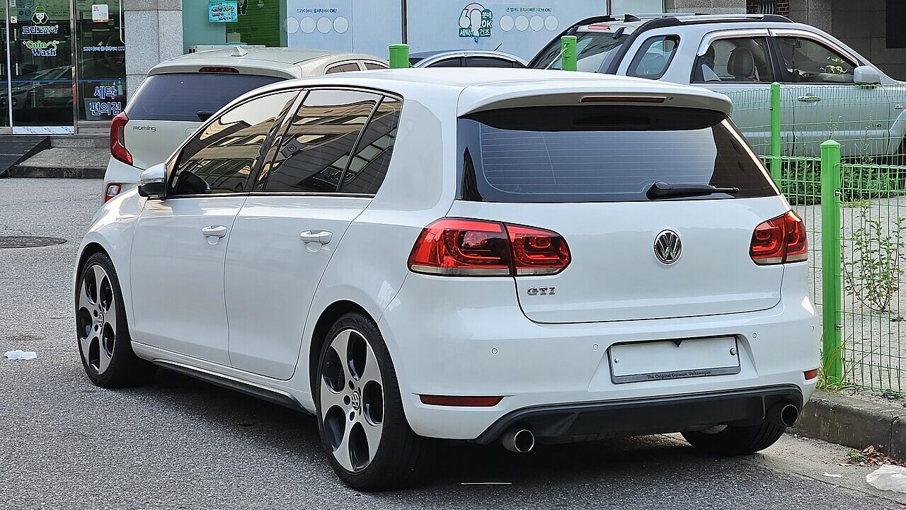 Volkswagen Golf GTI Mk6 Candy White.