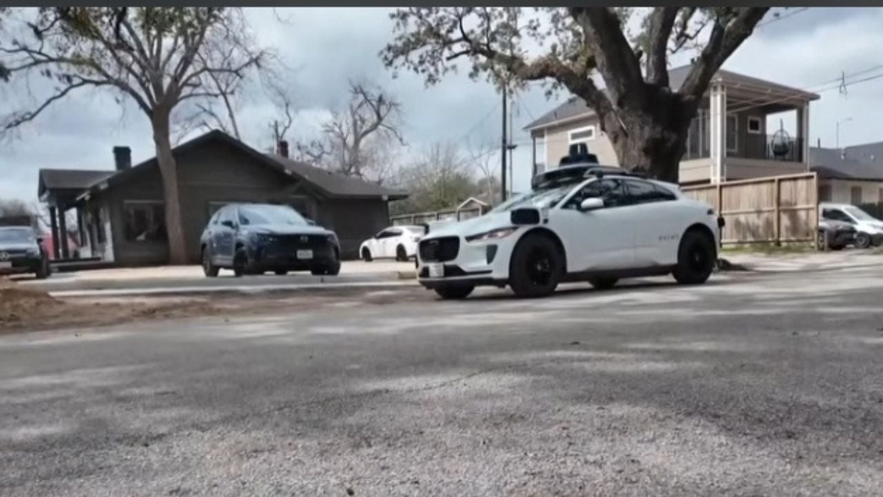 Waymo comes to Houston.