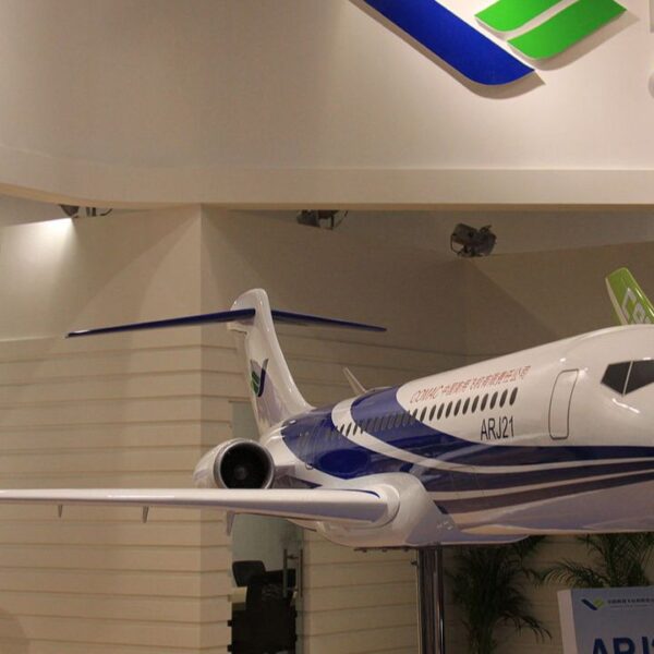 comac arj21.