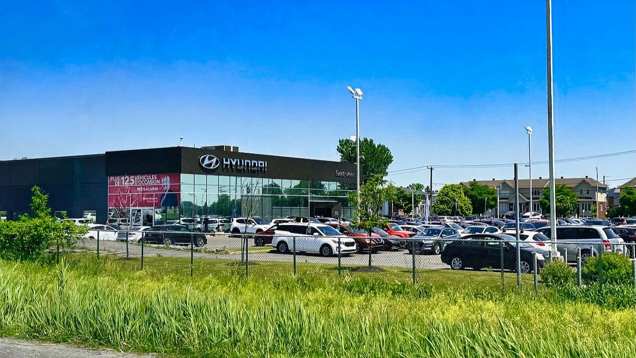 Hyundai auto dealership in St Jean sur Richelieu.