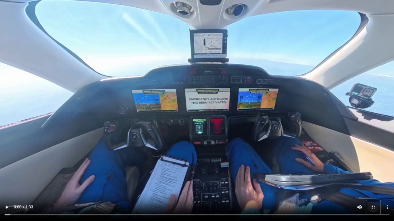 HondaJet Elite II emergency AutoLand demonstration.