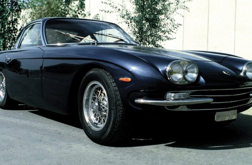 1966 Lamborghini 400 GT.