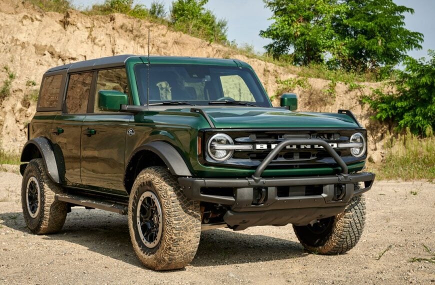 2022 Ford Bronco 4 door.