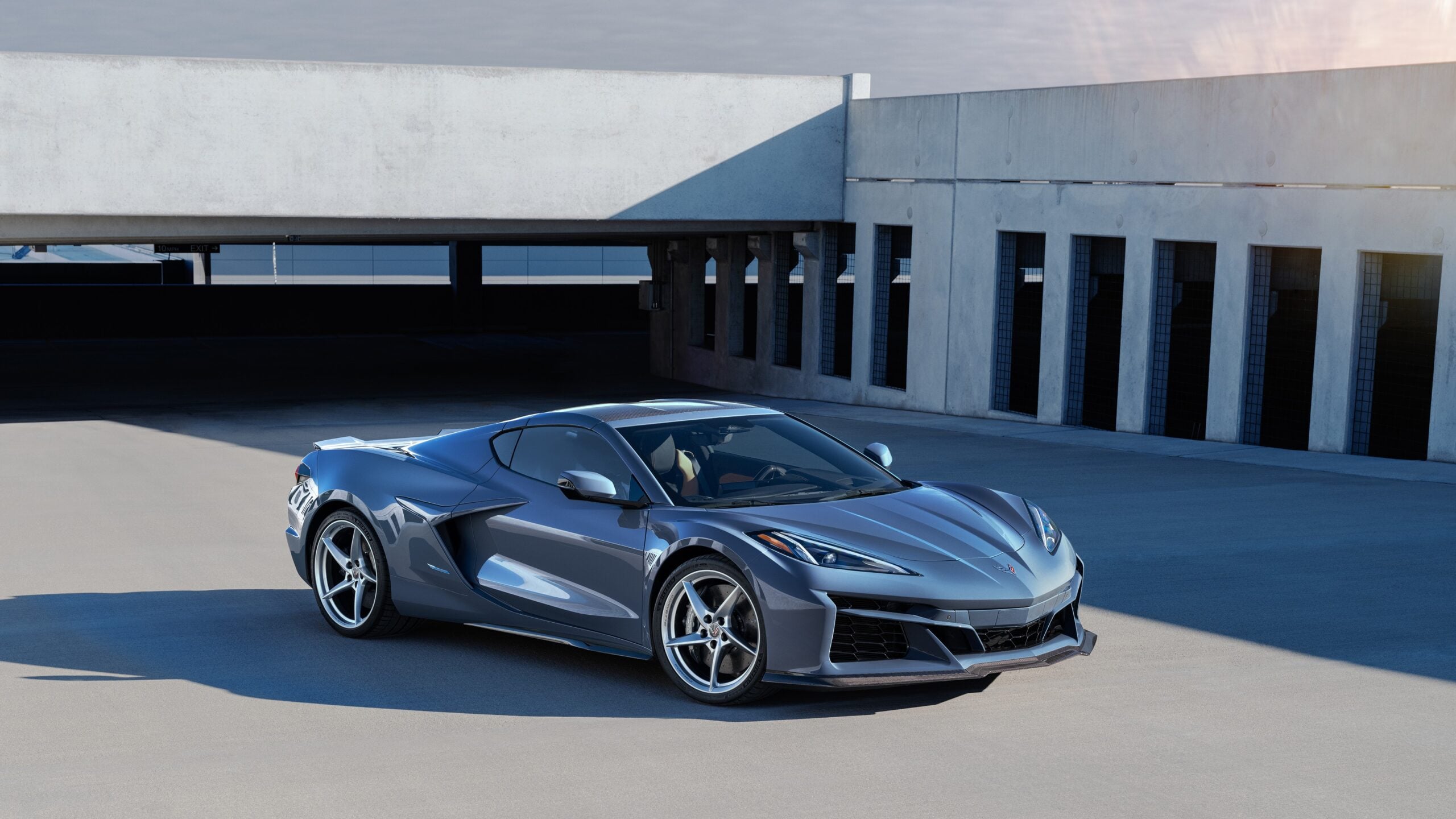 2024 chevrolet corvette e ray 3lz 014 scaled