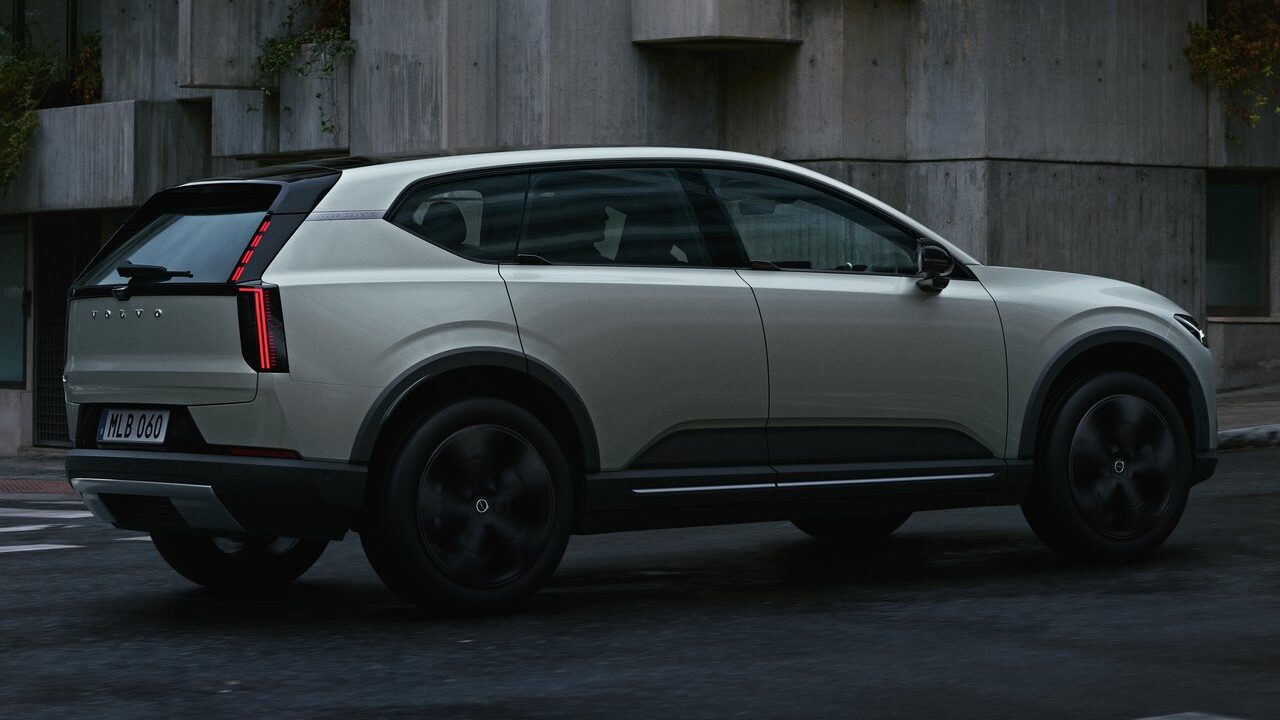 2027 Volvo EX60 Cross Country.