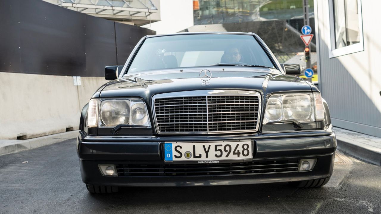 Front view shot of a Black Mercedes-Benz 500 E