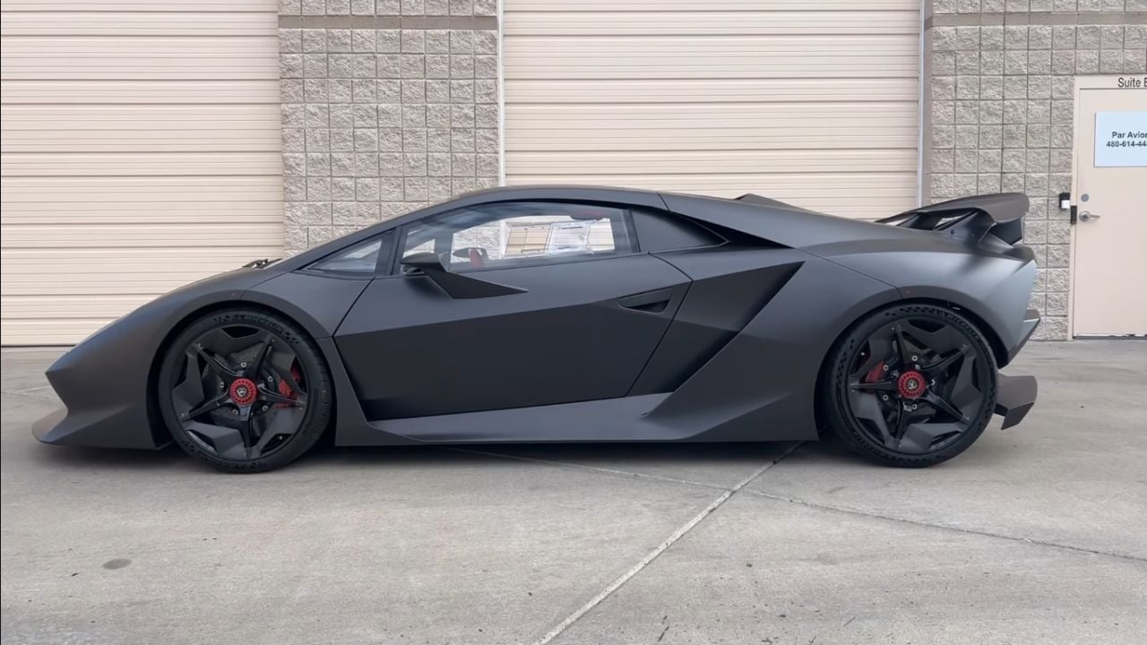 Side view of a Lamborghini Sesto Elemento parked