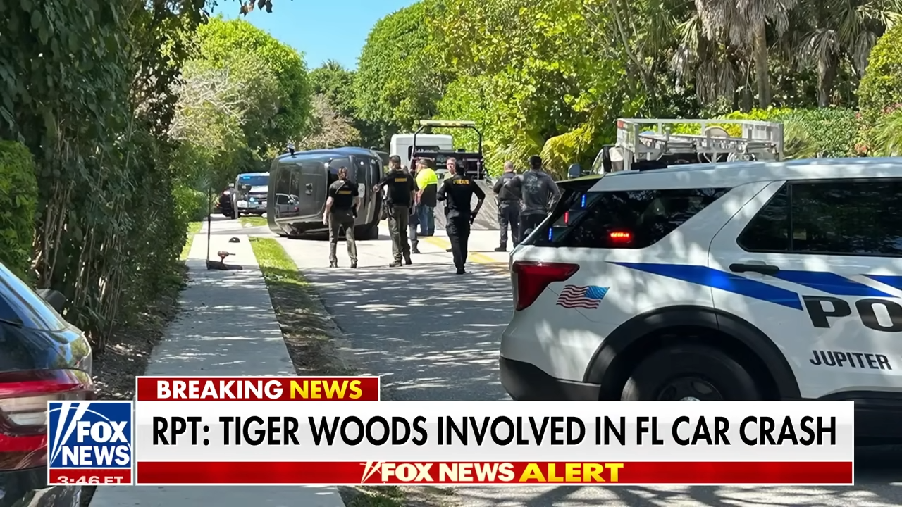 tiger woods gets in crash