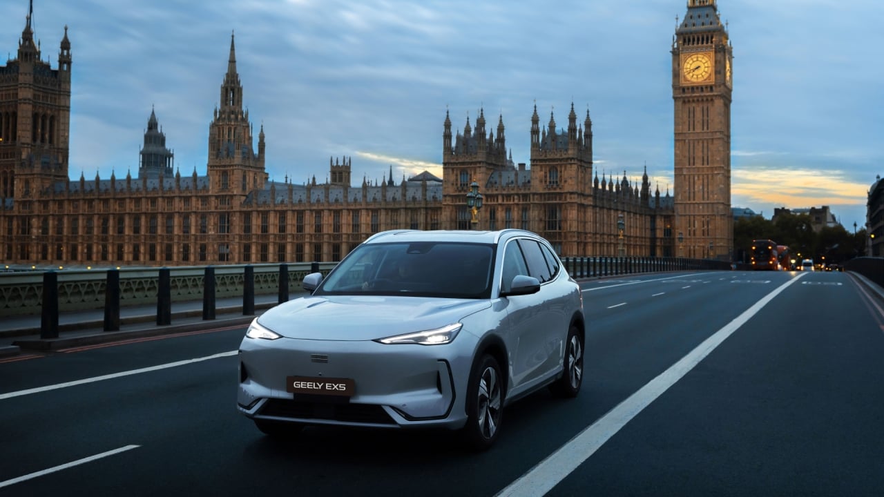 Geely EX5 London big ben