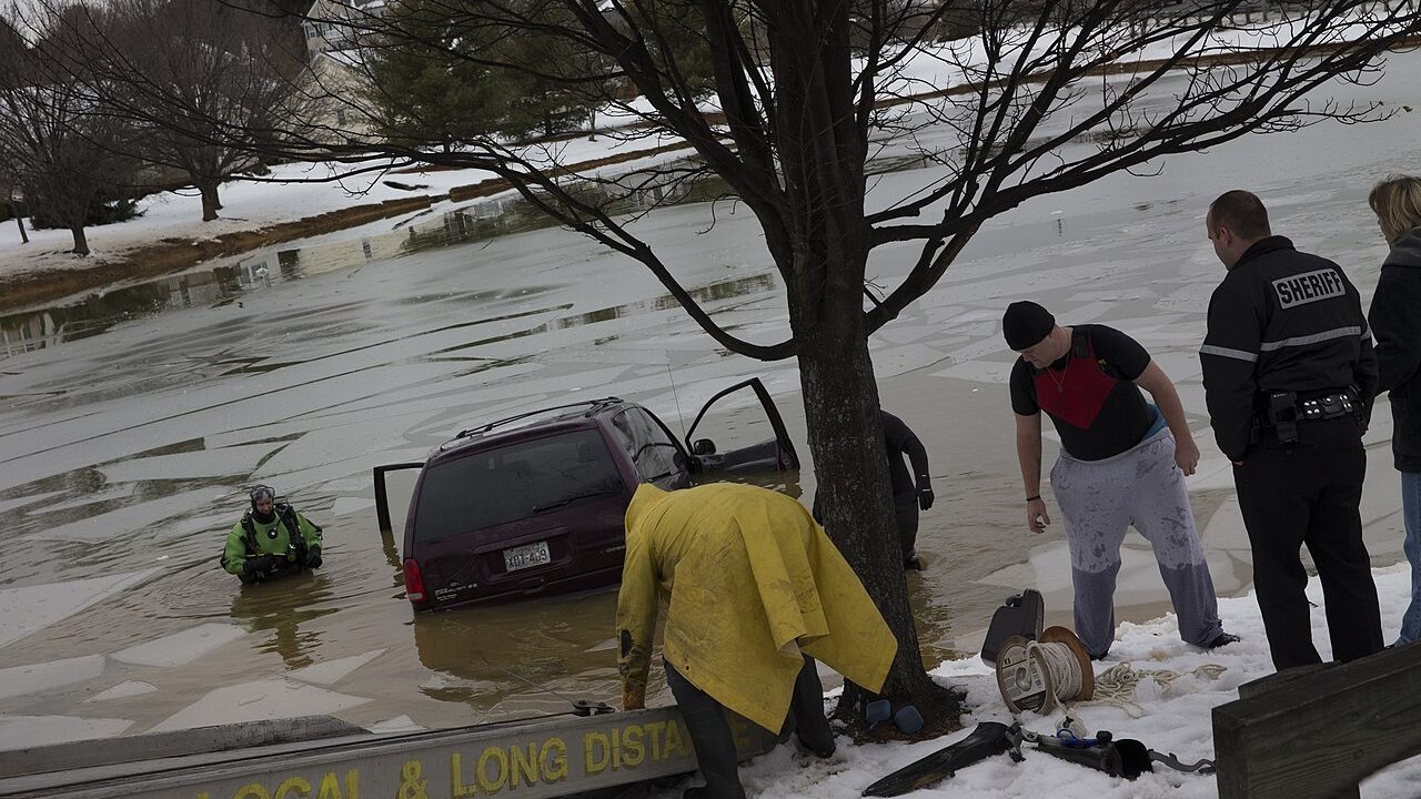 Minivan into a pond, Drunk Driving Accident.