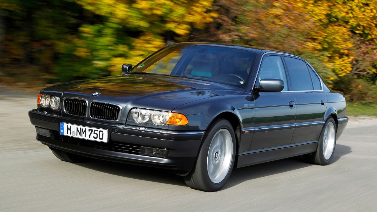 BMW 750iL (E38)