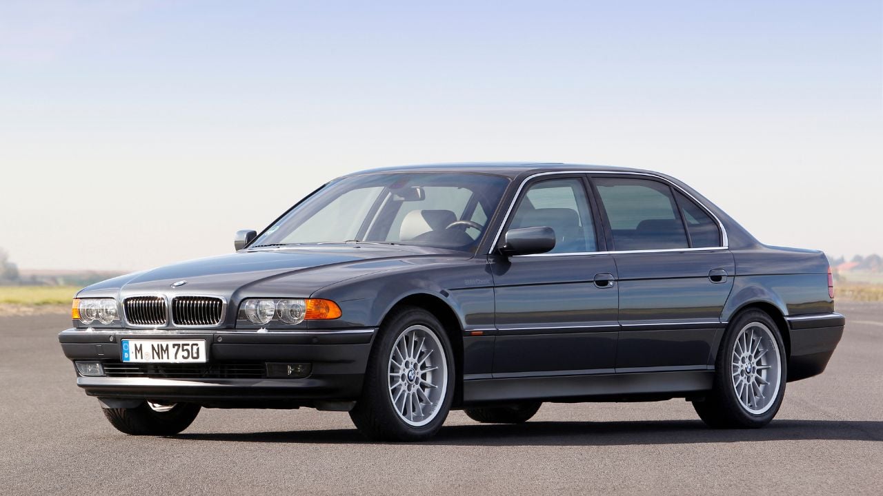 BMW 750iL (E38)