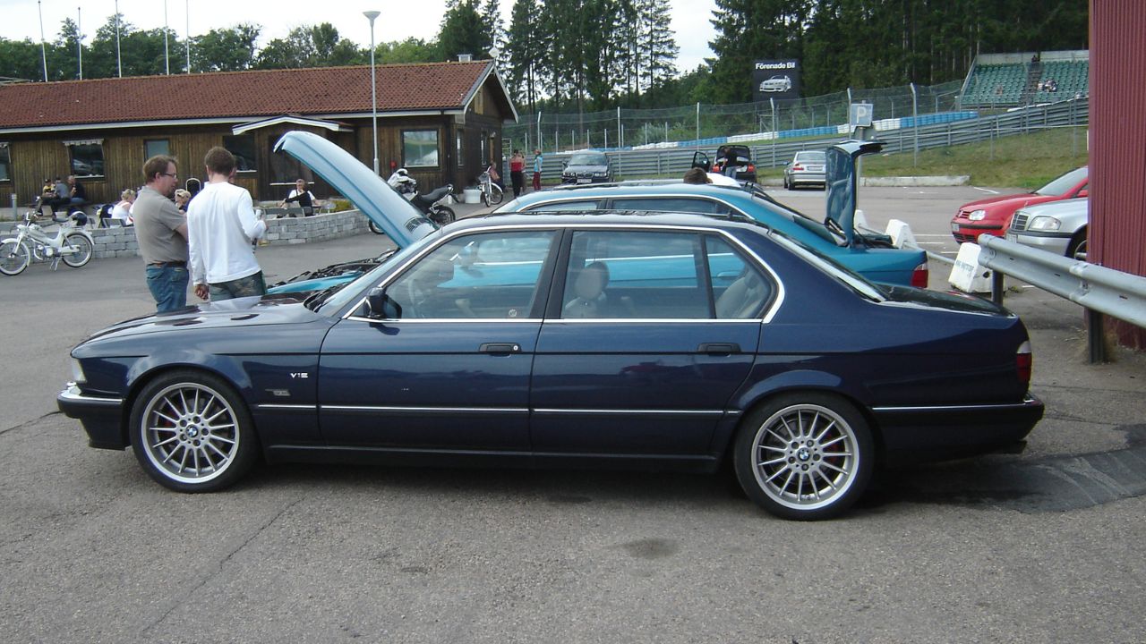 BMW 750iL (E38)