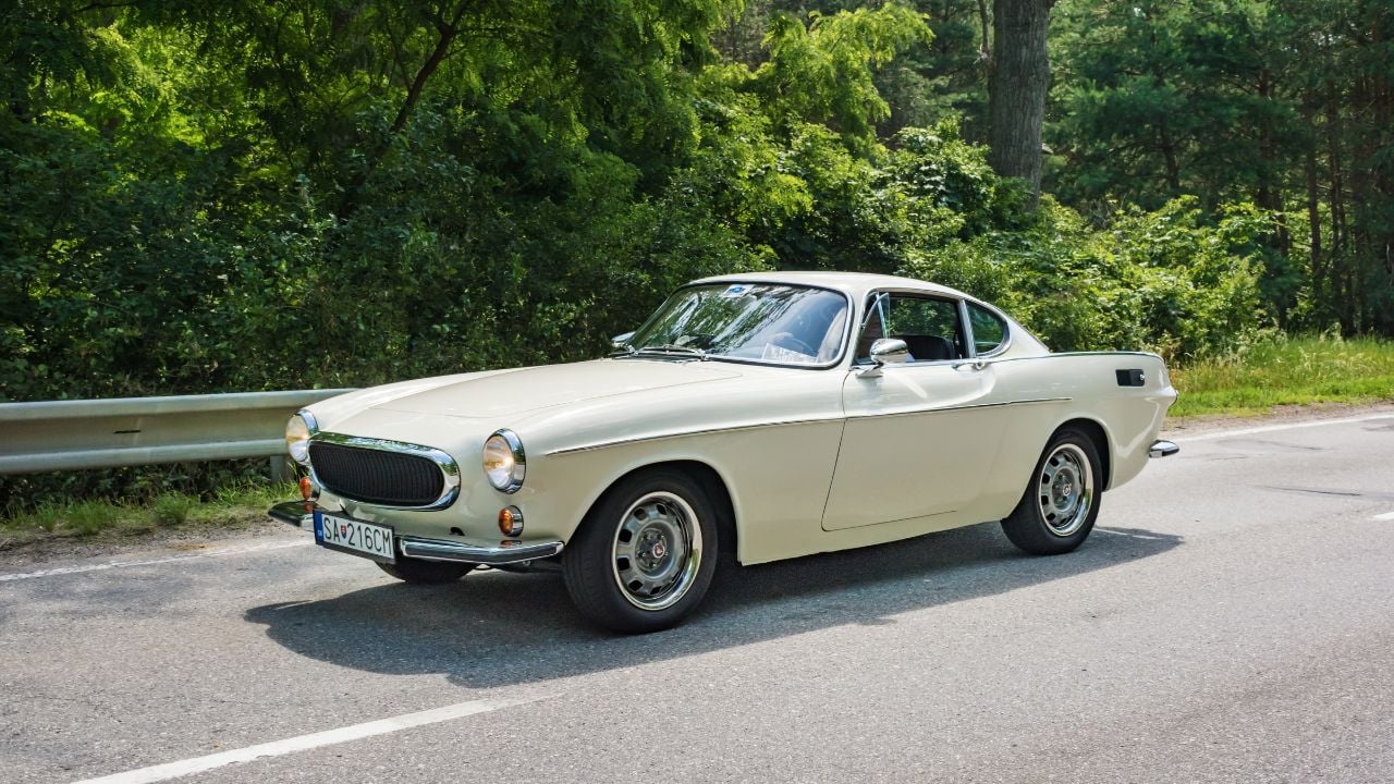 Volvo P1800
