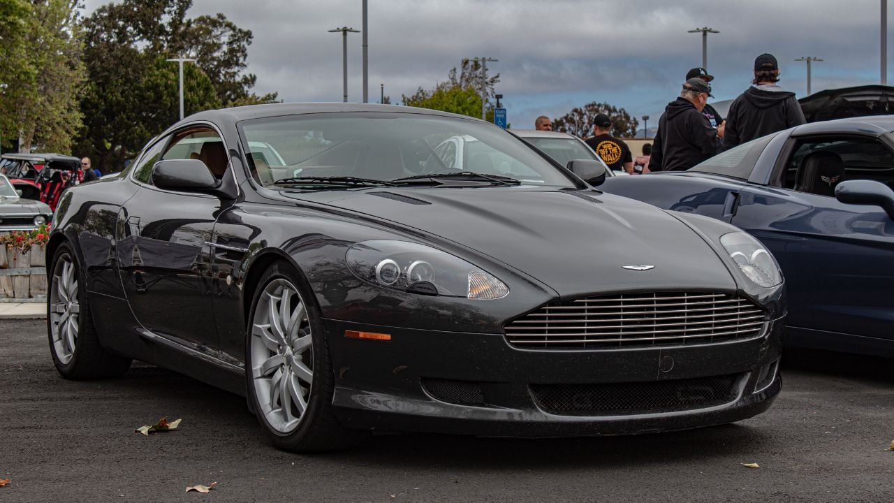 Aston Martin DB9