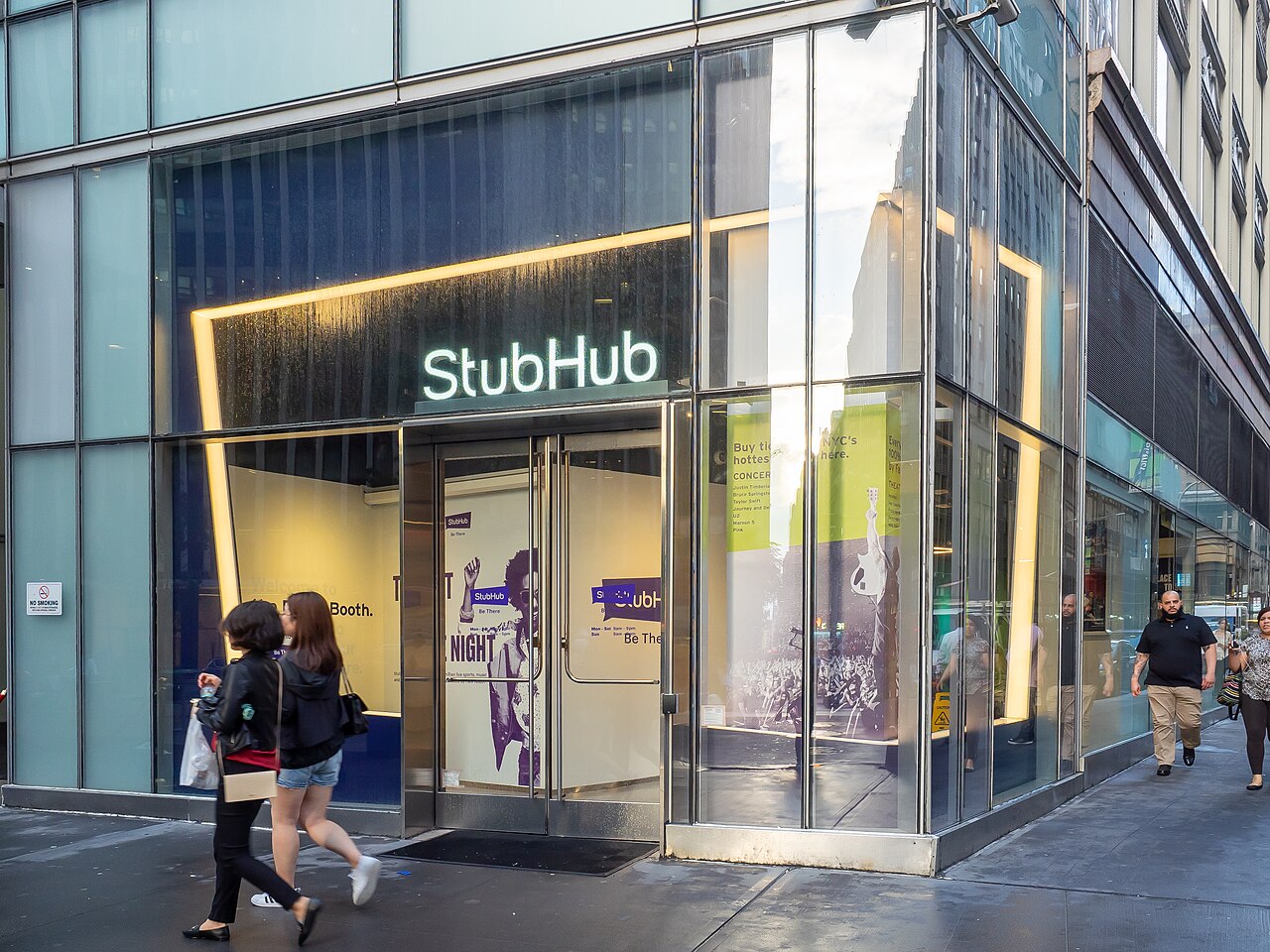 StubHub storefront Midtown, NYC.