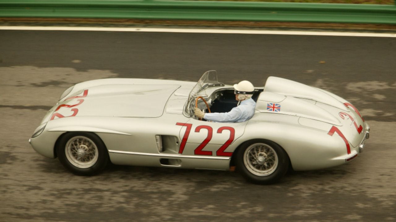 👉 Mercedes-Benz 300 SLR Uhlenhaut Coupe