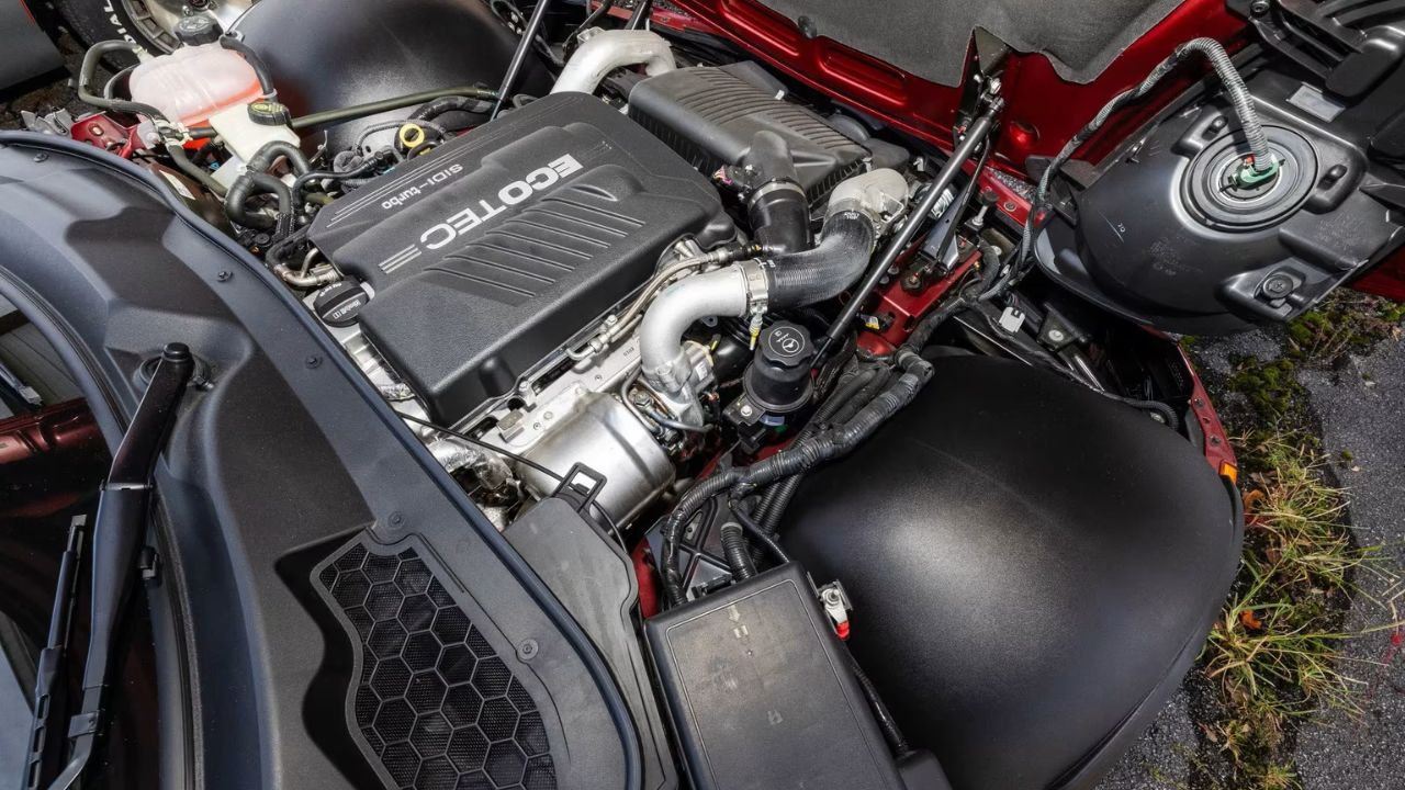 Pontiac Solstice turbocharged 2.0-liter inline-four engine