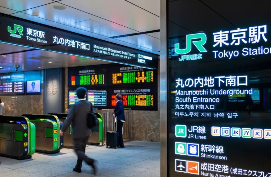 JAPAN, TOKYO - APR 18, 2019 : Japan train Tokyo station South gate entrance Business People walking Tokyo Japan