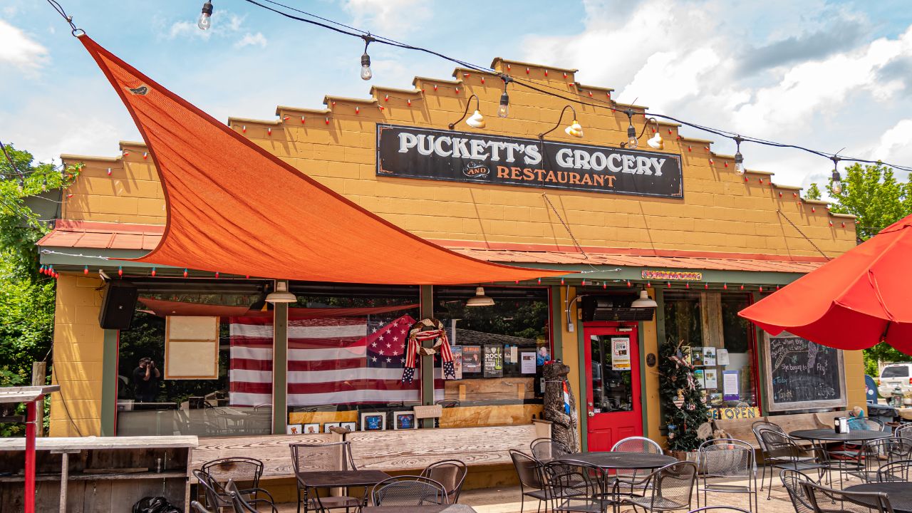 Grocery and restaurant at Leipers Fork in Tennessee - LEIPERS FORK, TENNESSEE - JUNE 18, 2019