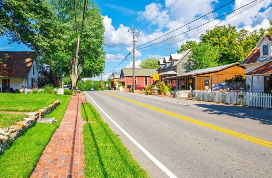 Leiper's Fork, Tennessee - July 26 2025: The picturesque main street through the historic rural village of Leiper's Fork, Tennessee, near Nashville in Williamson County.