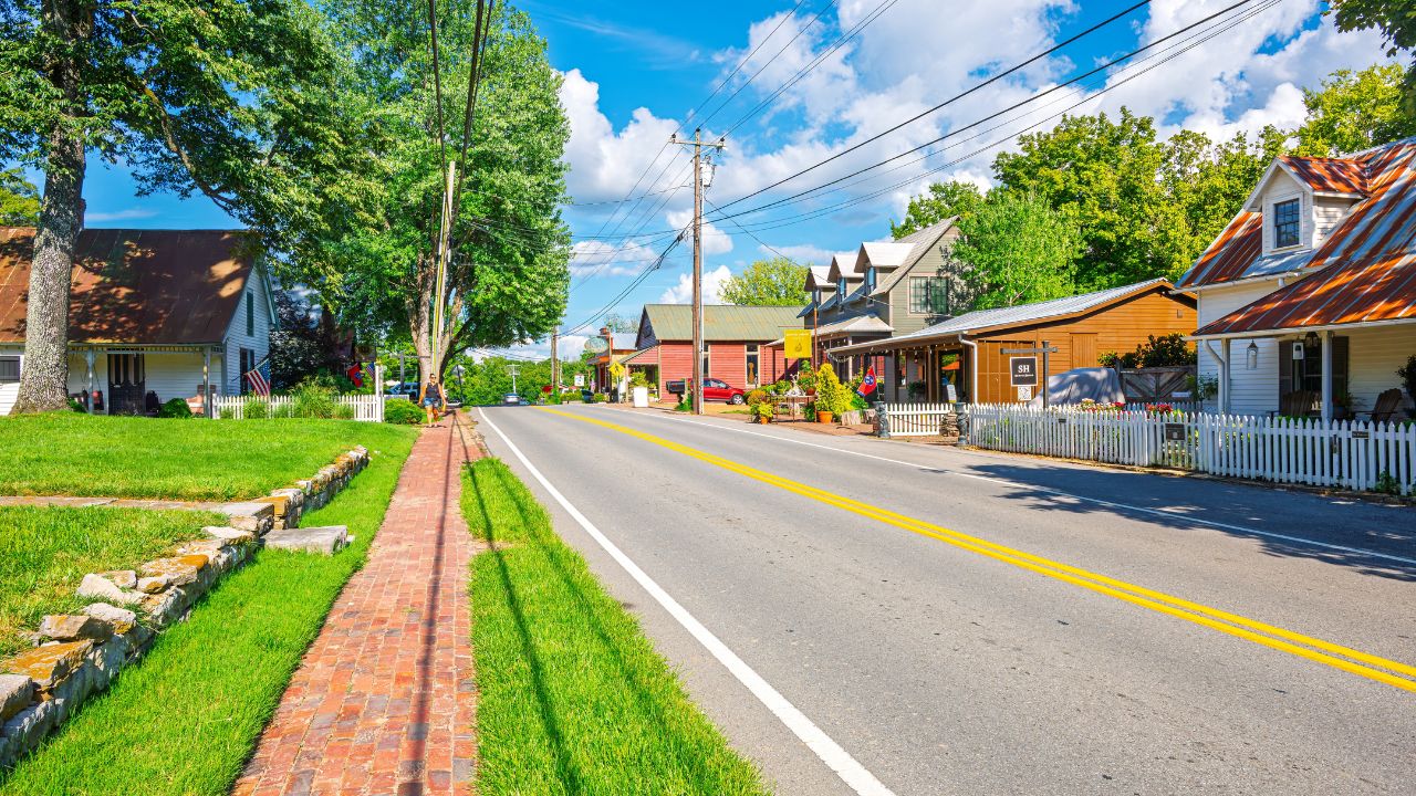 Leiper's Fork, Tennessee - July 26 2025: The picturesque main street through the historic rural village of Leiper's Fork, Tennessee, near Nashville in Williamson County.