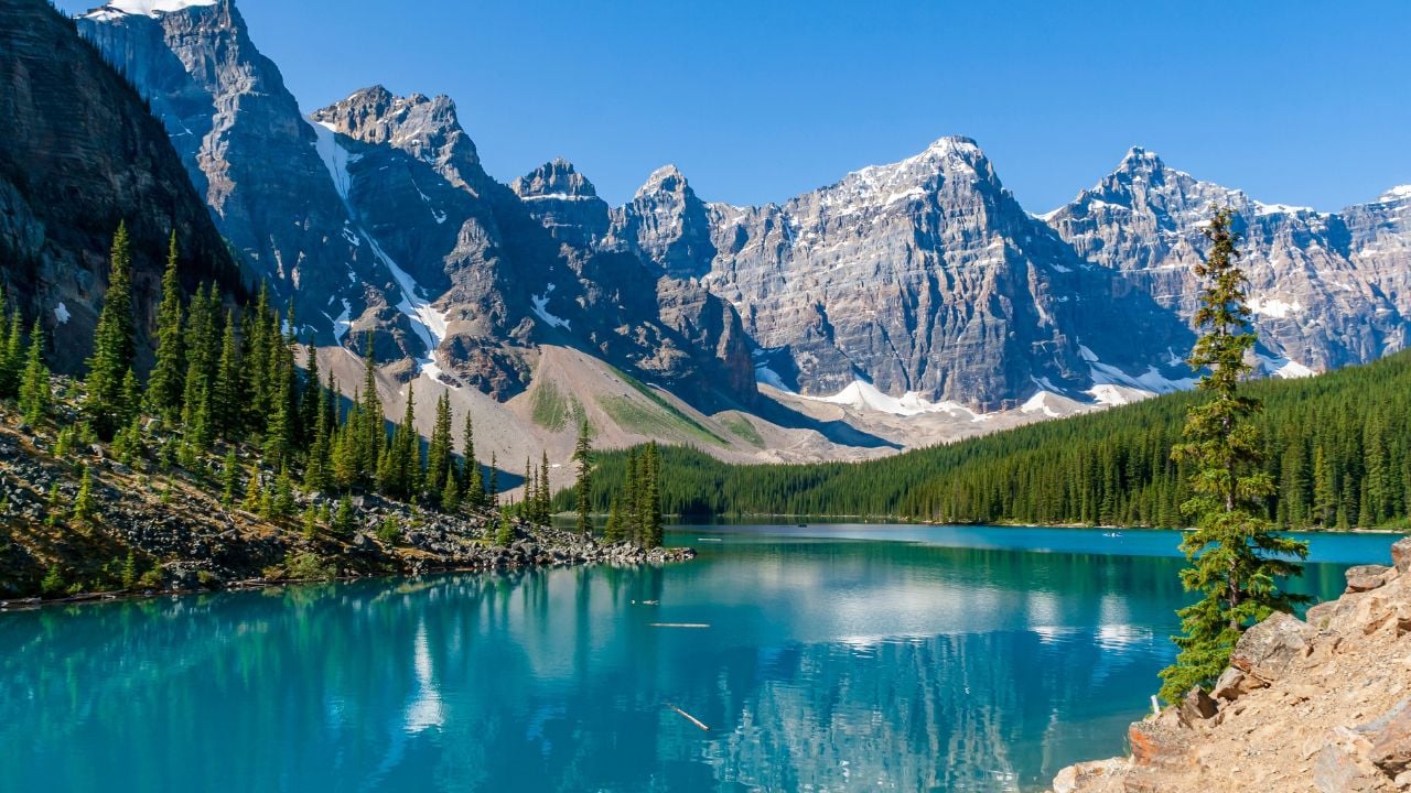 Mountain lake scenery in Banff National Park, Canada