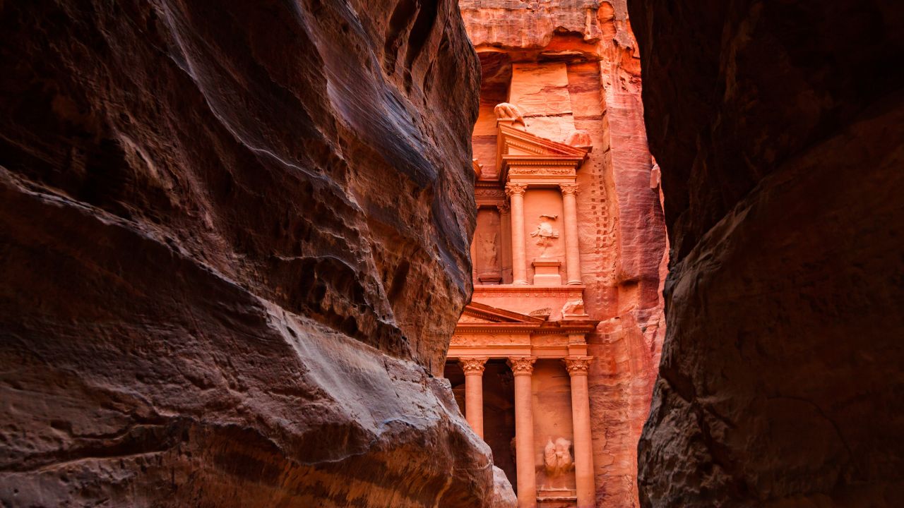 Al Khazneh - the treasury, ancient city of Petra, Jordan