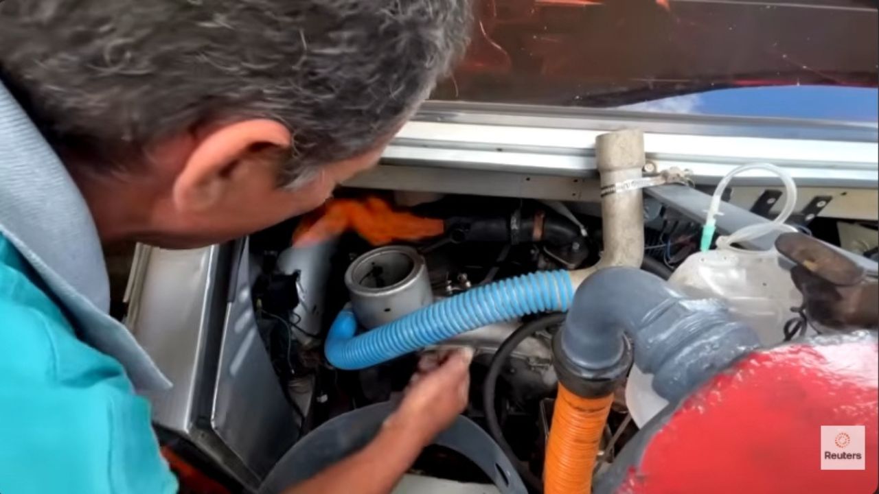In Fuel-Starved Cuba, One Man Taught His Car to Run on Smoke.