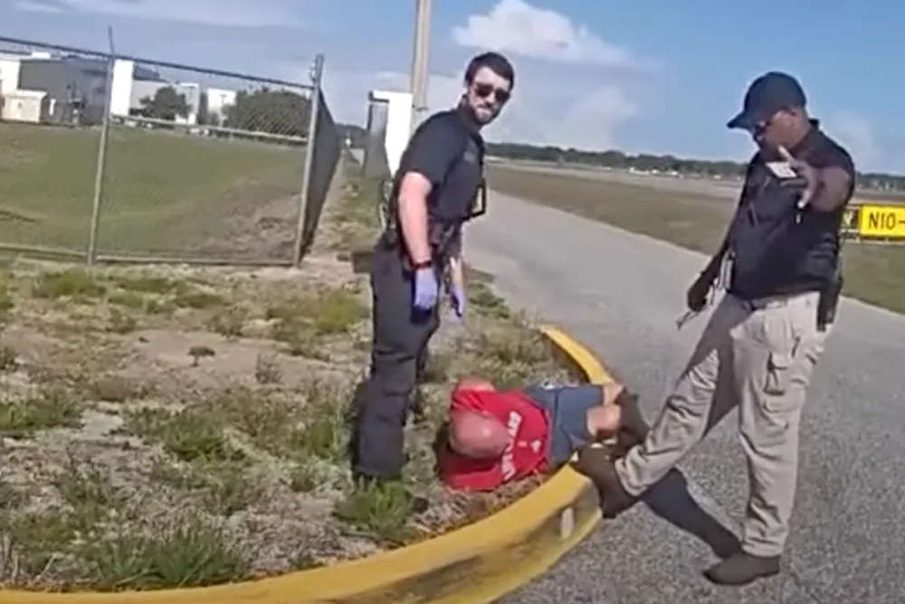 cops catch drunk man boarding plane