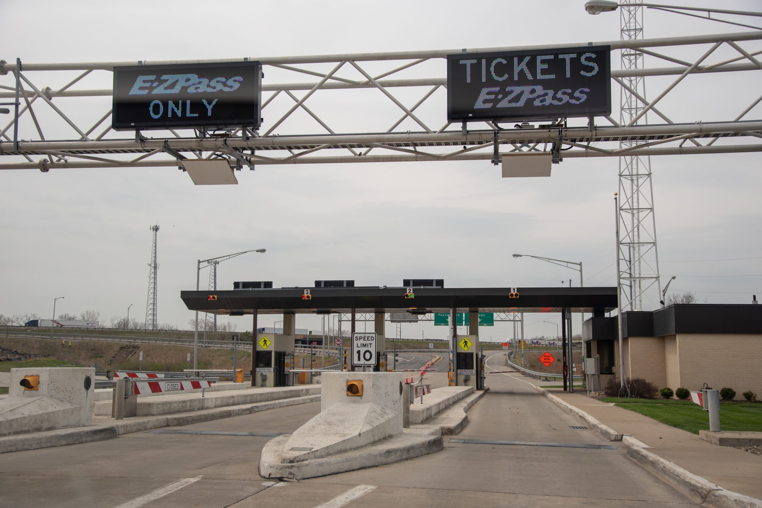 ez pass lane