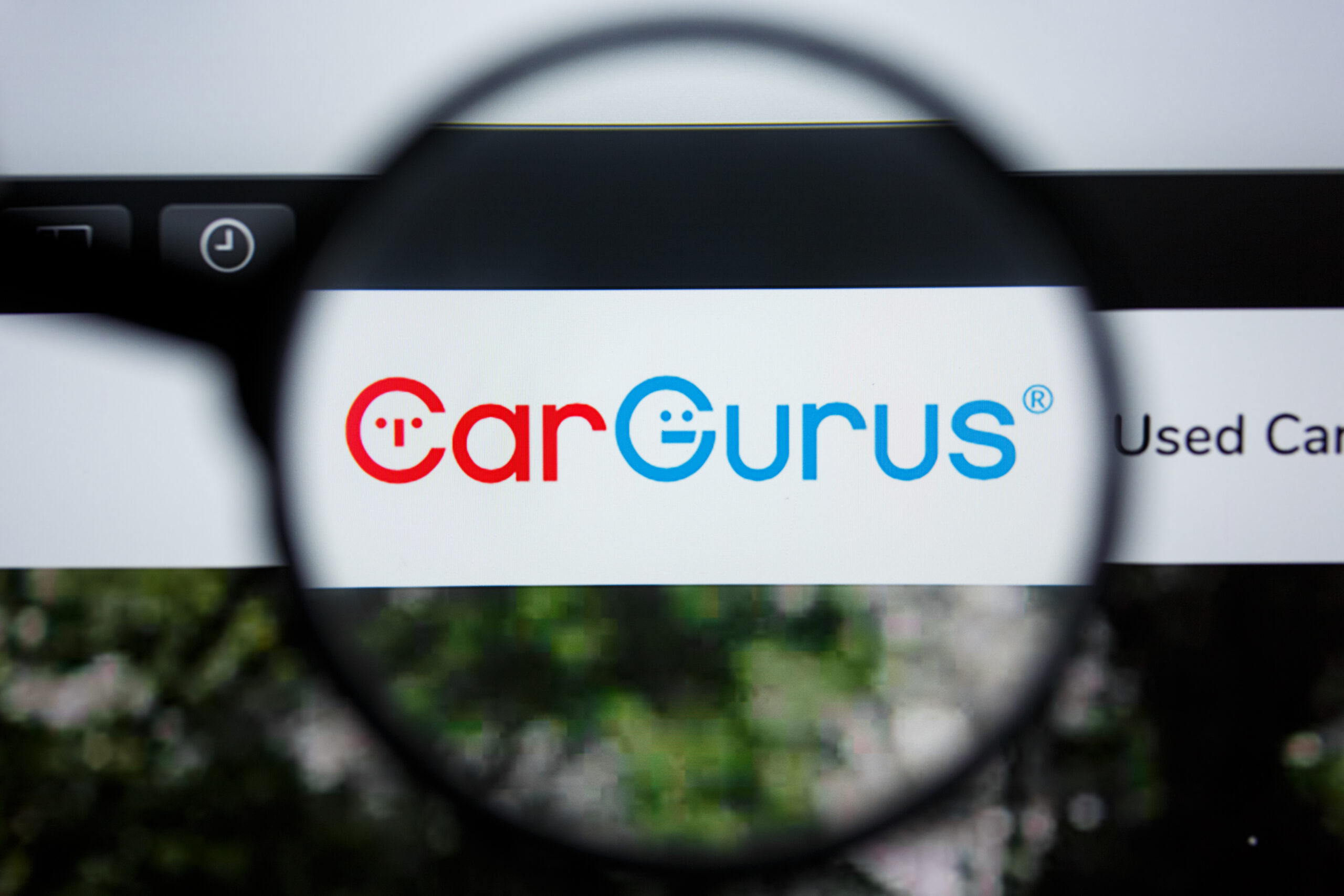 car gurus website