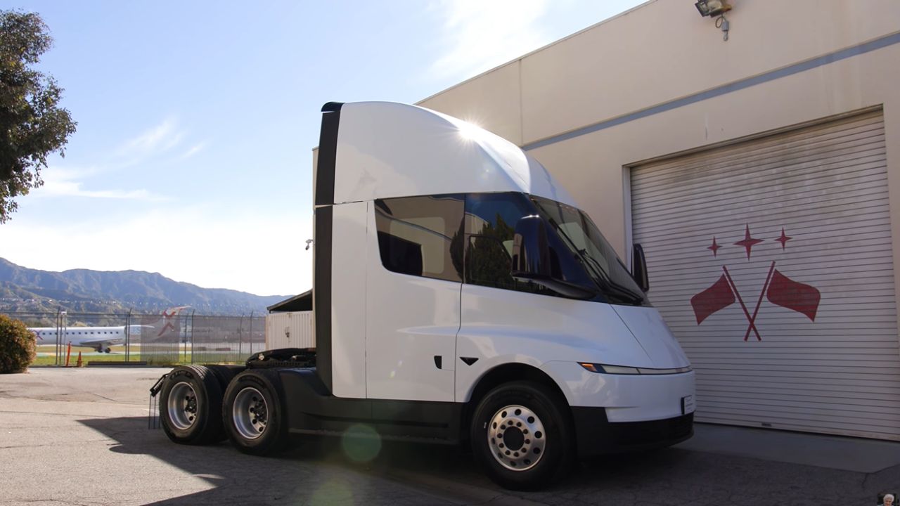 Front 3/4 view of Tesla Semi Truck featured on Jay Leno's Garage