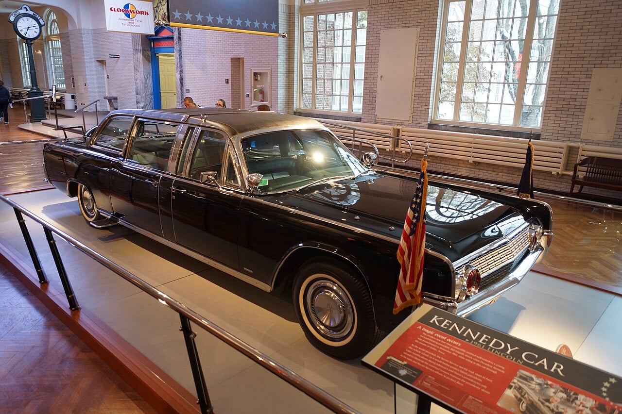 The 1961 Lincoln Continental SS-100-X