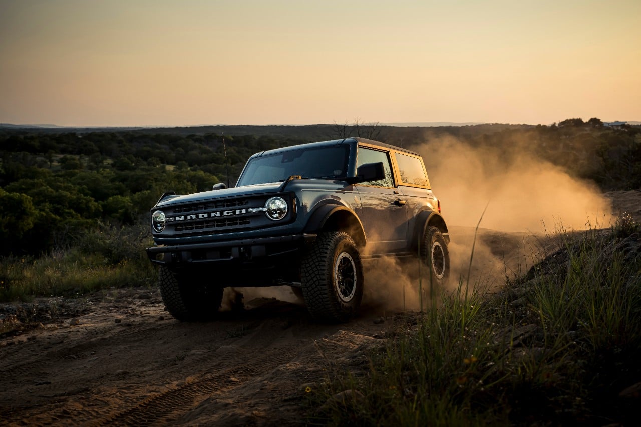 2021 Ford Bronco_Drive_02