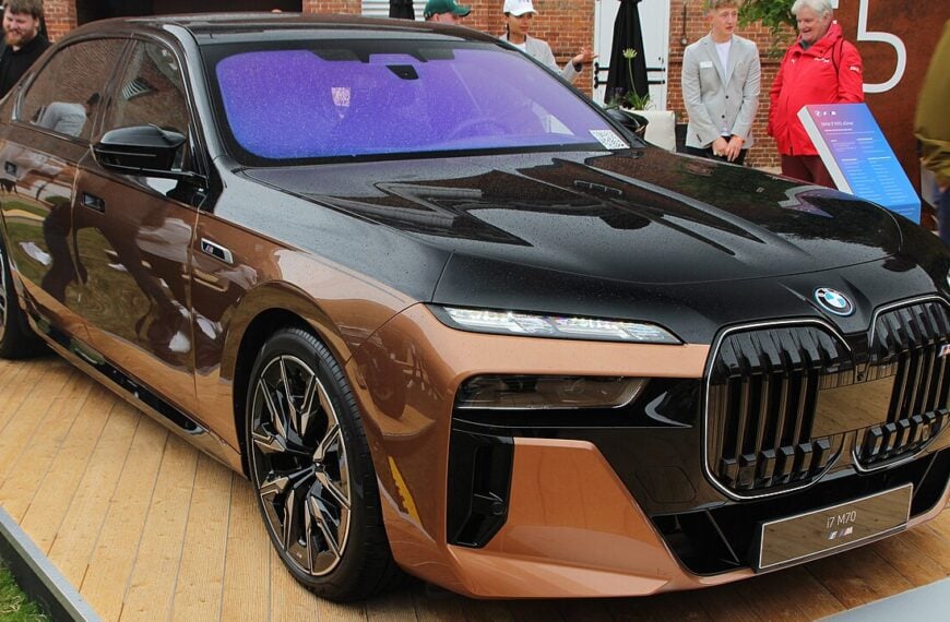 2023 BMW i7 M70.