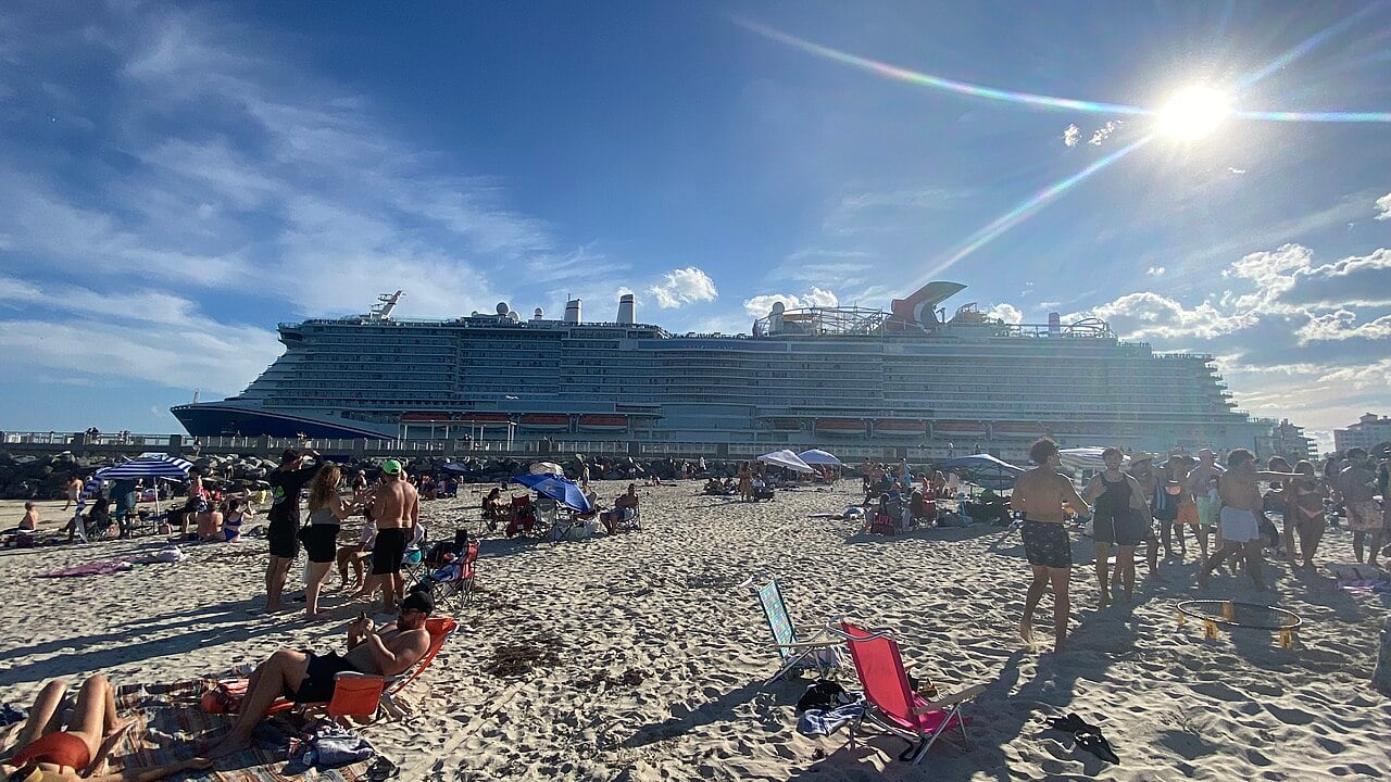 Carnival’s 15-Drink Rule Under Scrutiny After $300K Jury Verdict.