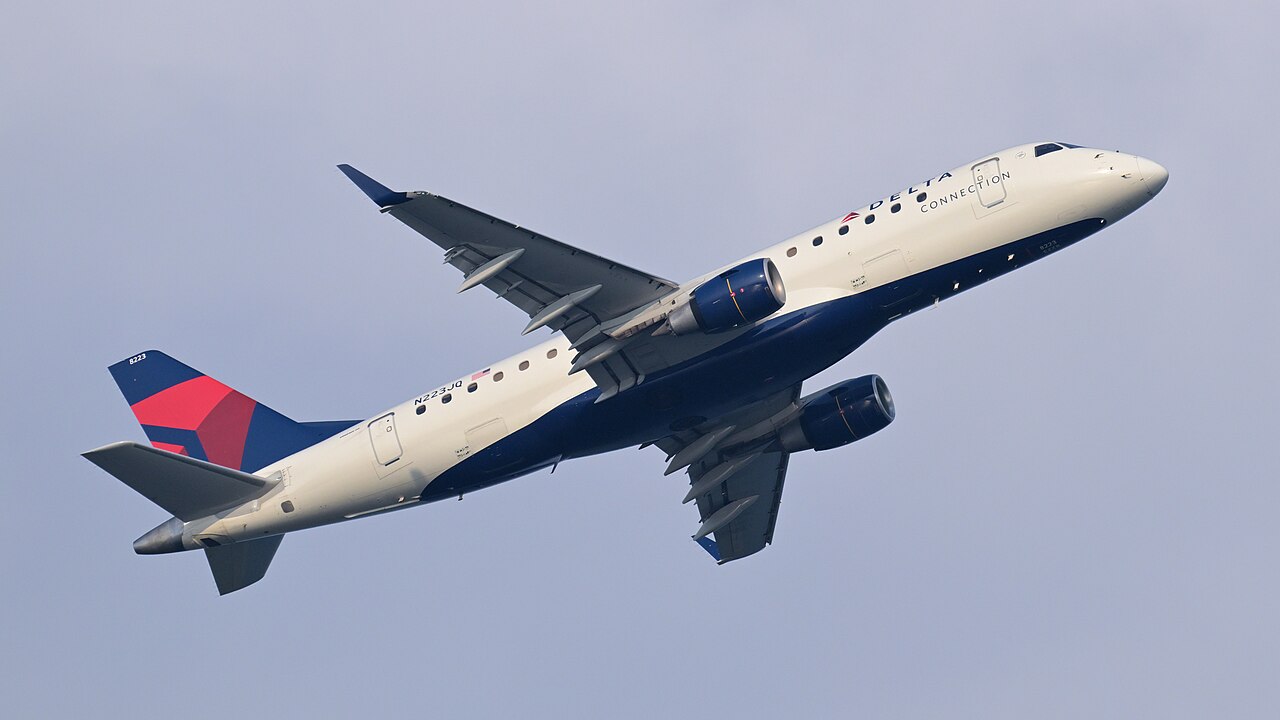 Delta Connection Embraer 175 N223JQ departing Boston June 2025.