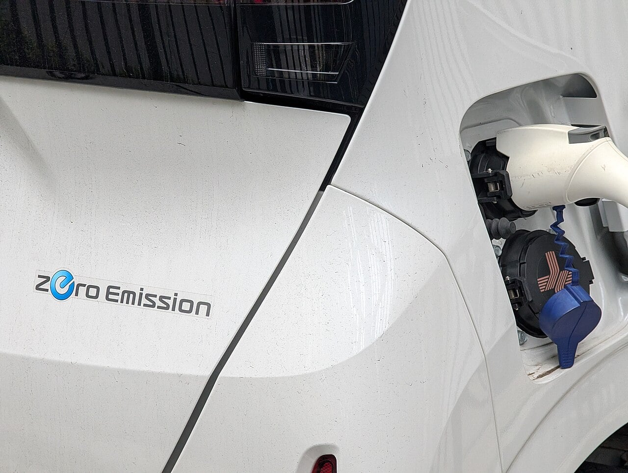 Electric charging of Tokyo Gas car.